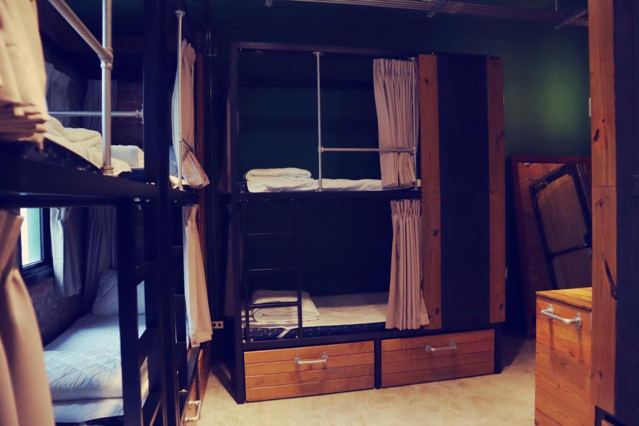 Travel Charger Hostel Hualien City Exterior photo